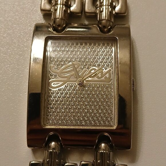 Guess Women\'s Silver Tone Mod Heavy Metal Watch W80048L1 Japan Movt
